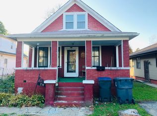 718 Prescott St, Waukegan, IL 60085