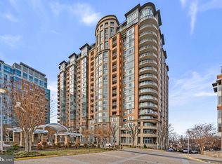 8220 Crestwood Heights Dr APT 203, Mc Lean, VA