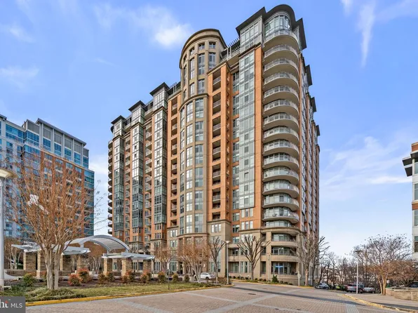 8220 Crestwood Heights Dr APT 203, Mc Lean, VA 22102