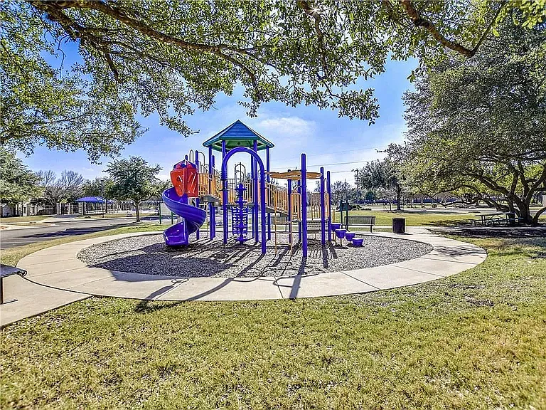 912 Moser River Dr — Photo 20