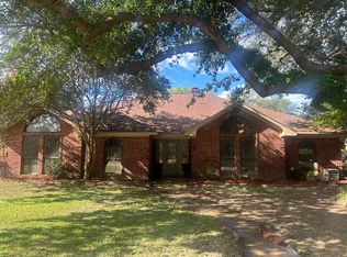 1804 Hogan Ln, Mount Pleasant, TX 75455
