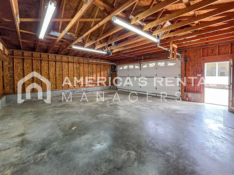 428 15th Ter NW — Photo 55