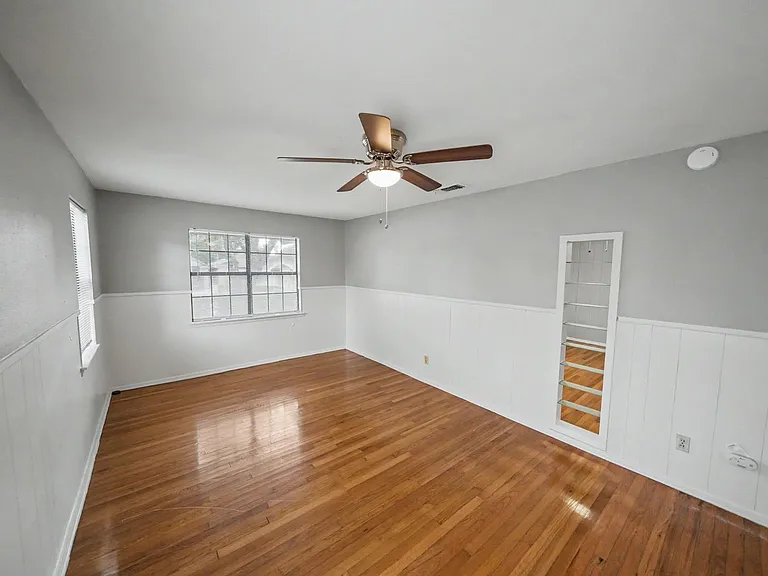 12715 Middle Ln — Photo 13