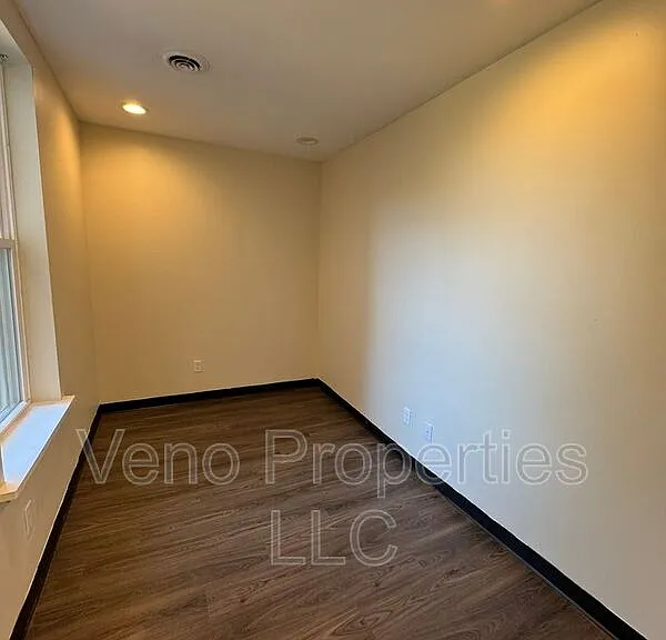 219 Spring Ave #1 — Photo 10
