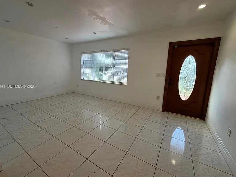6318 SW 27th St — Photo 5
