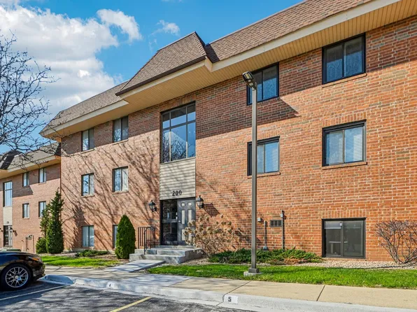 200 E Fountainview Ln APT 2A, Lombard, IL 60148