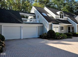 6 Barnes Rd W, Stamford, CT 06902