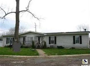 800 Dillewood Ave, Sheffield Lake, OH 44054