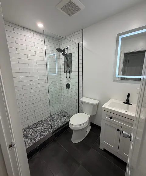 7410 Brookdale Dr #5 — Photo 1