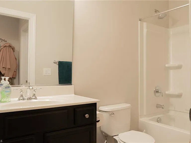 2941 York Place Dr — Photo 11