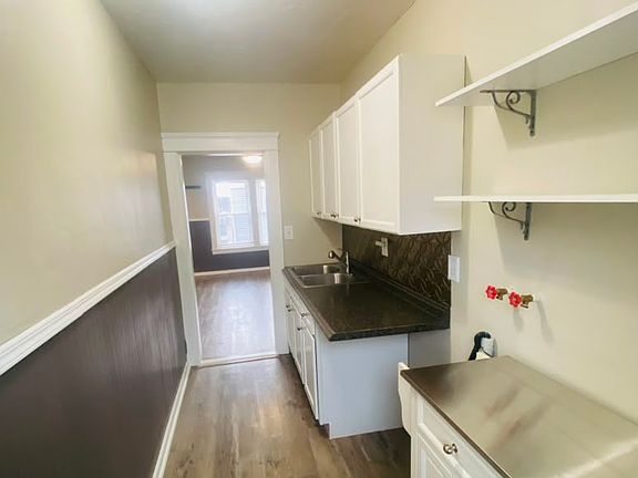 2nd image of 24 Holland Rd APT 3