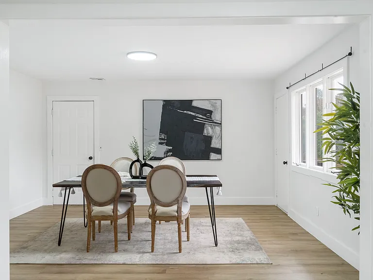 701 NW Ford Ln — Photo 12