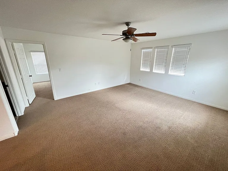 742 Canary Wharf Dr — Photo 23