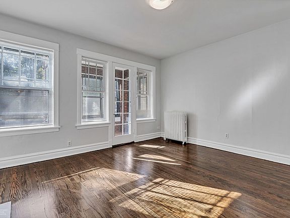 3rd image of 1940 W Farwell Ave APT 1E