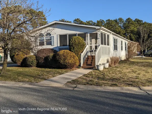 60 Pine Ridge Blvd, Whiting, NJ 08759