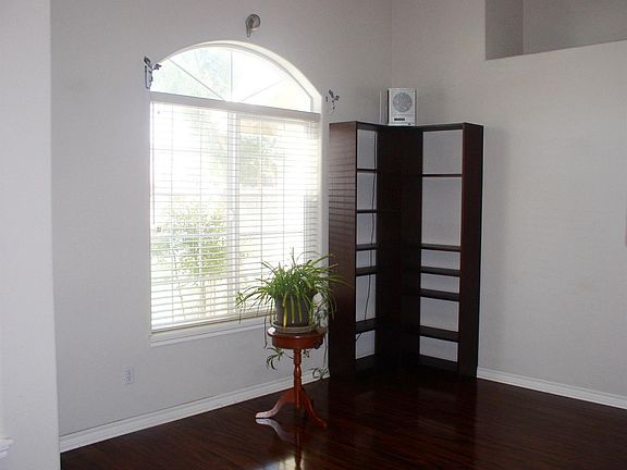 4th image of 15661 Halinor St