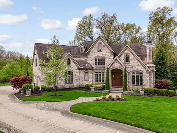 128 Brighton Ln, Peninsula, OH 44264