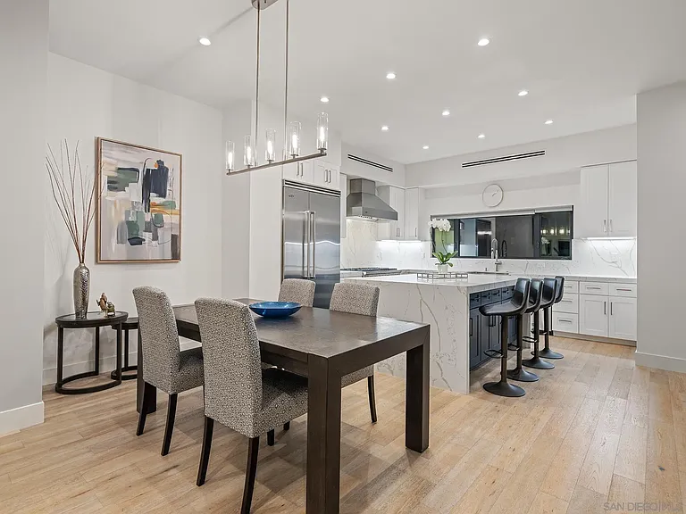 4386 Newport Ave — Photo 12