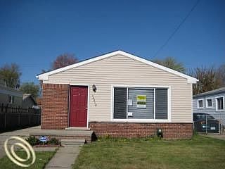 1st image of 14212 Pearl St