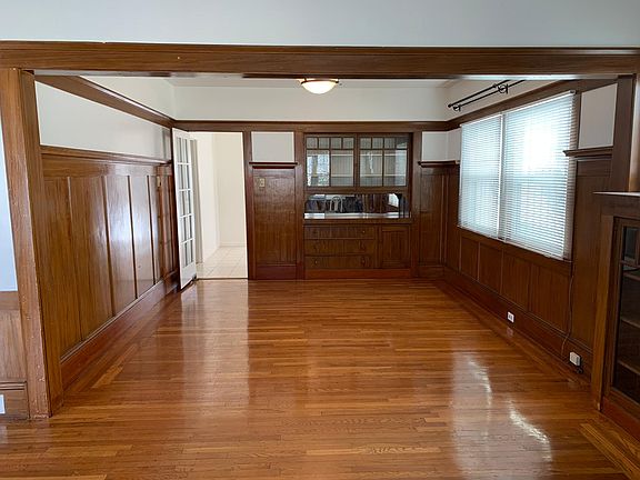 3rd image of 65 Niagara Ave