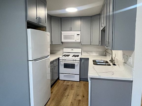 5th image of 10829 Palms Blvd APT 7