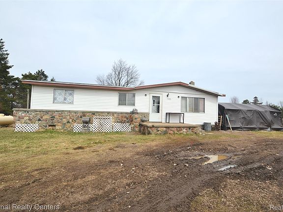 2nd image of 3088 Seven Mile Rd