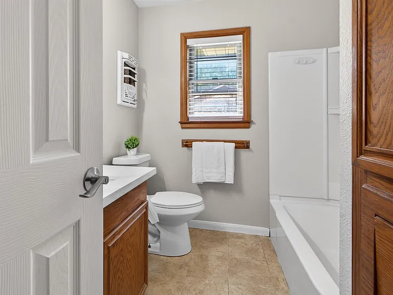 2027 Ottawa Ln — Photo 17