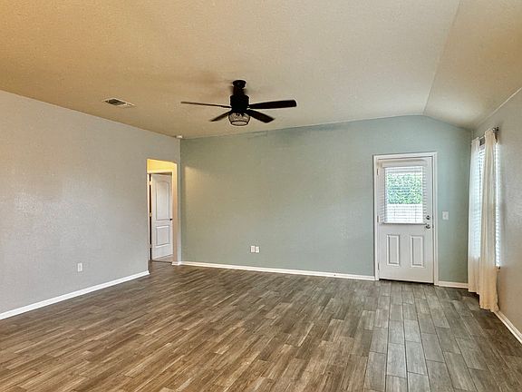 2nd image of 715 Luna Vista Dr