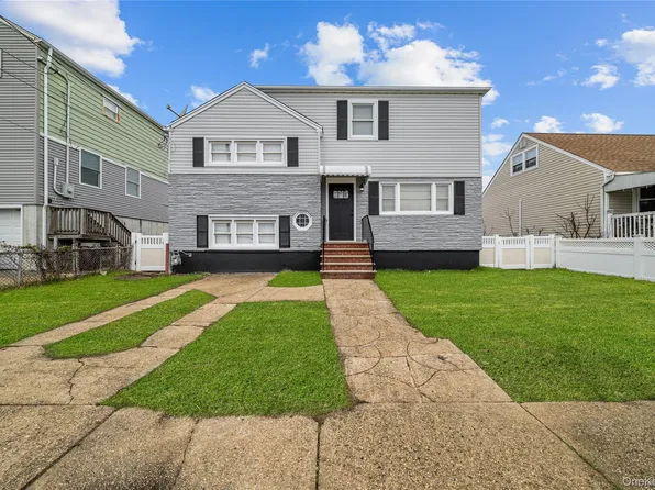 78 Layton Street, Freeport, NY 11520