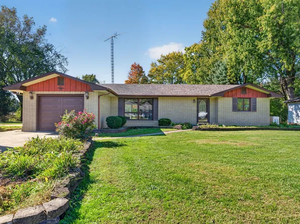 6235 Blackberry Dr, Morris, IL 60450