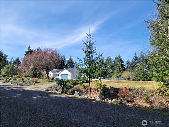 4th image of 3226 75th Avenue SE