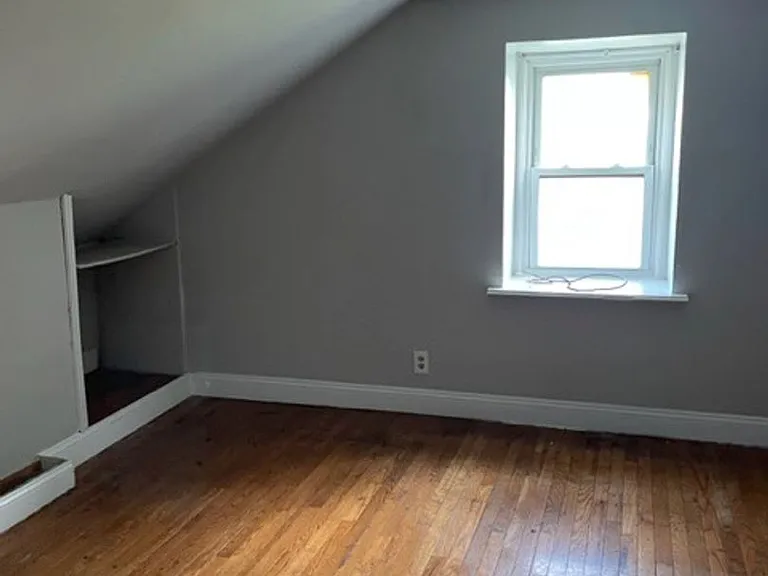 16 Windsor Avenue — Photo 20