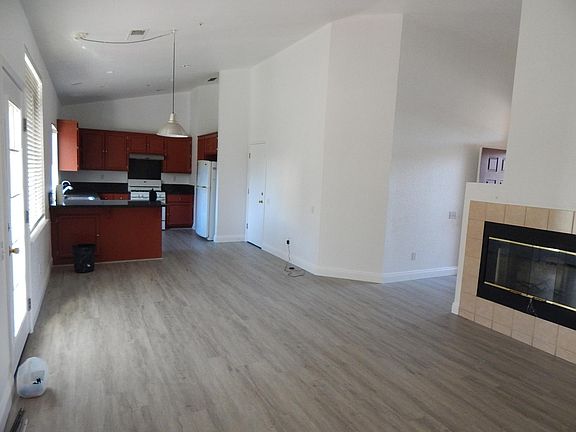 4th image of 1091 Leake Cir