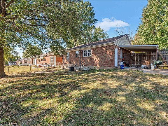 4th image of 7344 Marwinette Ave