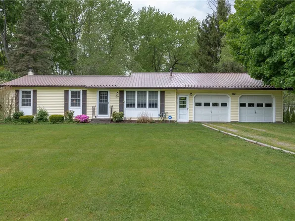 1 Draffin Rd, Hilton, NY 14468