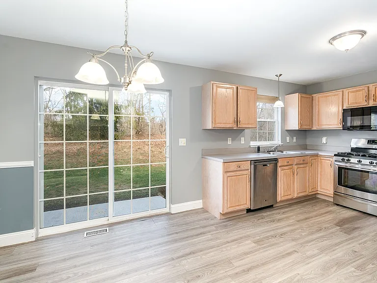 247 Buckley Dr — Photo 11