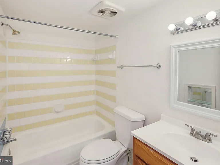 493 N Armistead St #203 — Photo 13