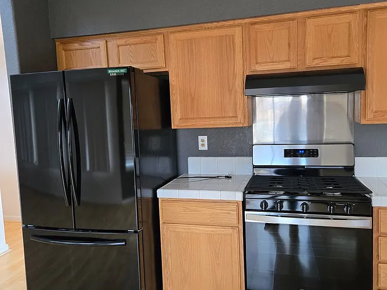 647 Vista Ct — Photo 4