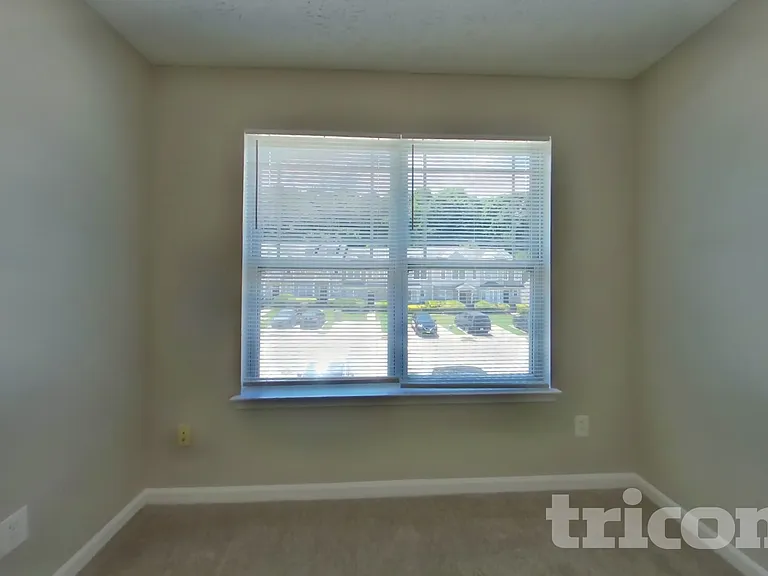 6300 Ellenwood Dr — Photo 12