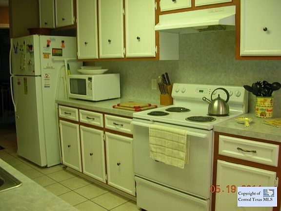 3rd image of 440 Watts Ln
