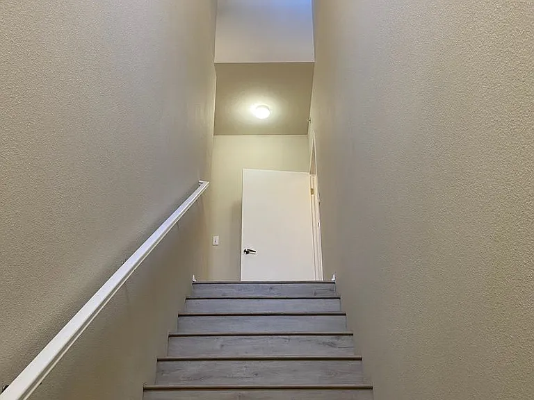 de Tolosa Ranch Apartments — Photo 43