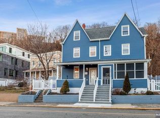 454-456 Undercliff Ave, Edgewater, NJ 07020
