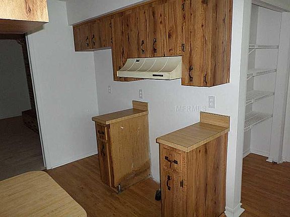 3rd image of 1651 Providence Cir