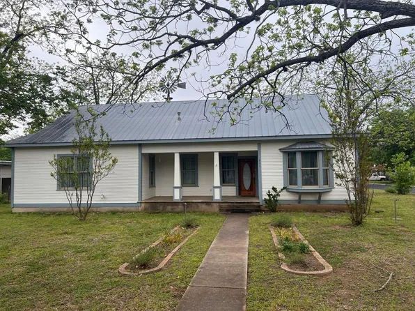 211 W Hackberry St, Fredericksburg, TX 78624
