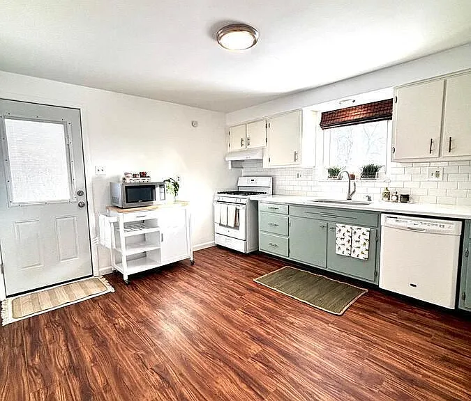 616 Lane Way — Photo 26