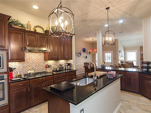 5th image of 2009 Plantation Dr