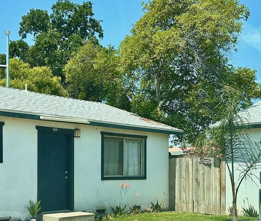 1st image of 608 S Chinowth St