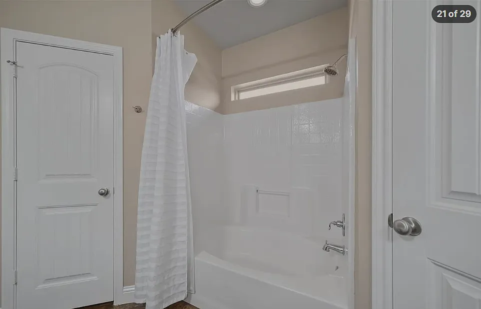 3 bed, 1869 sqft, $2,200 — Photo 4