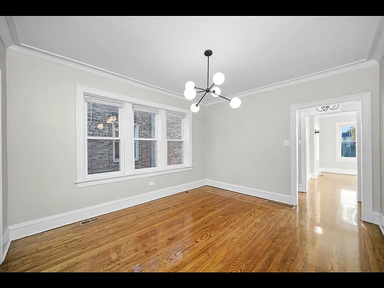 10219 S Racine Ave #L — Photo 2