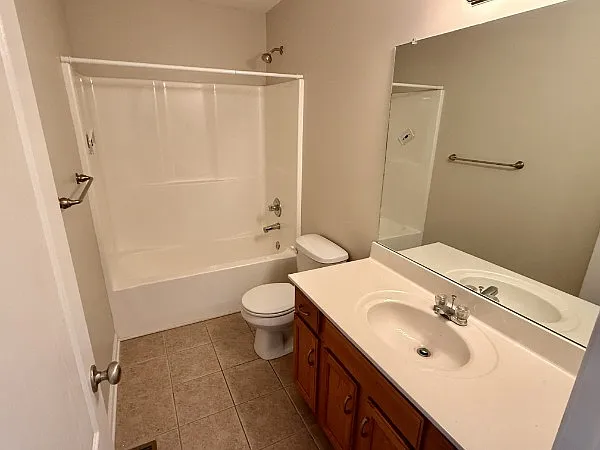3275 Twelve Oaks Blvd — Photo 5